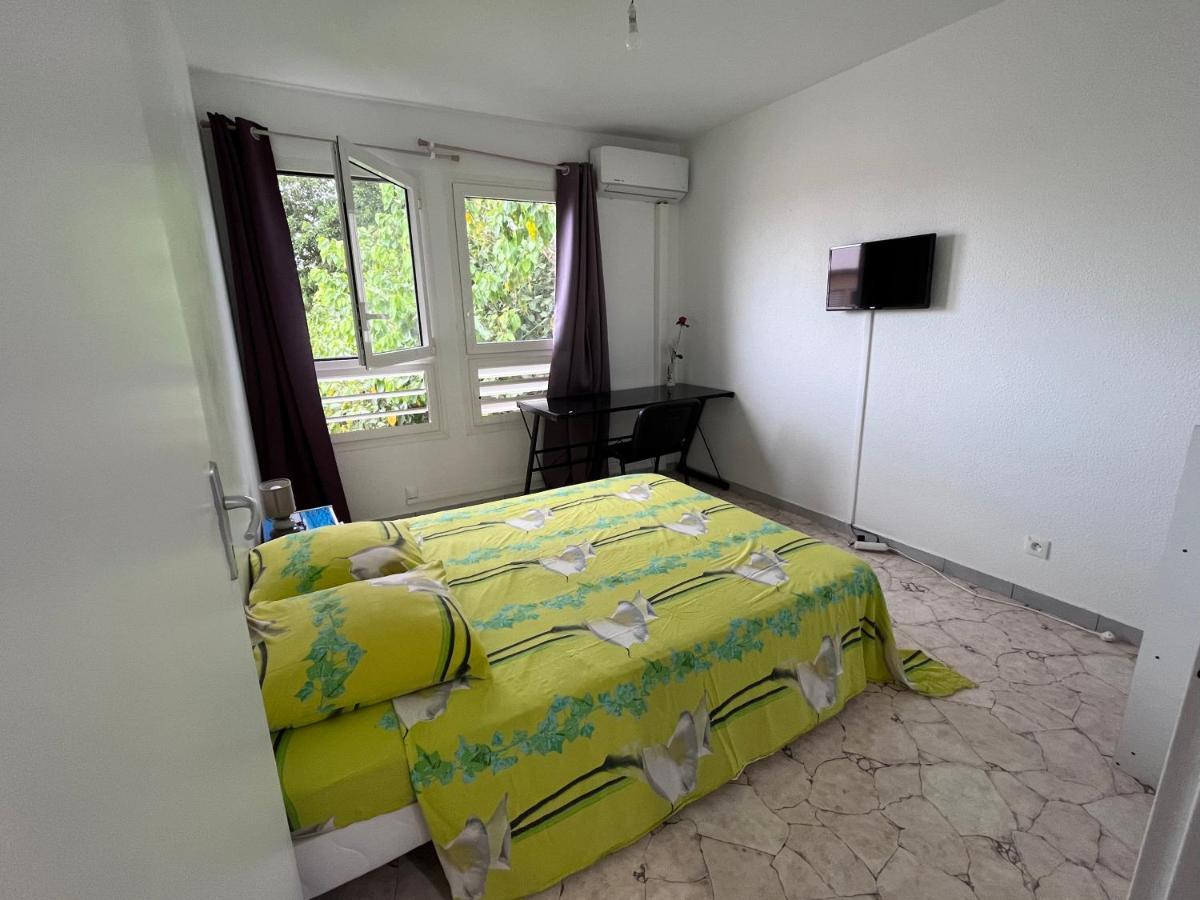 Chambre Chez L'Habitant A 5Mn De L'Aeroport Les Abymes Exteriör bild