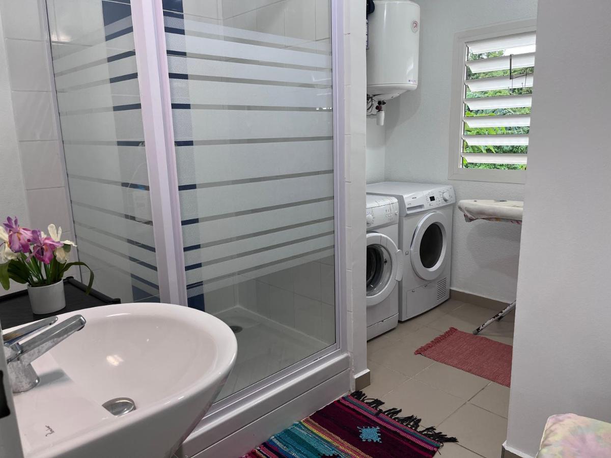 Chambre Chez L'Habitant A 5Mn De L'Aeroport Les Abymes Exteriör bild